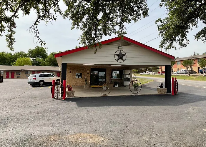 Glen Rose Inn&Suites