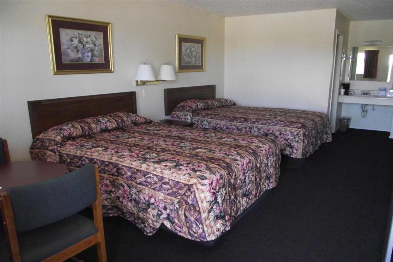 Motel & Glen Rose