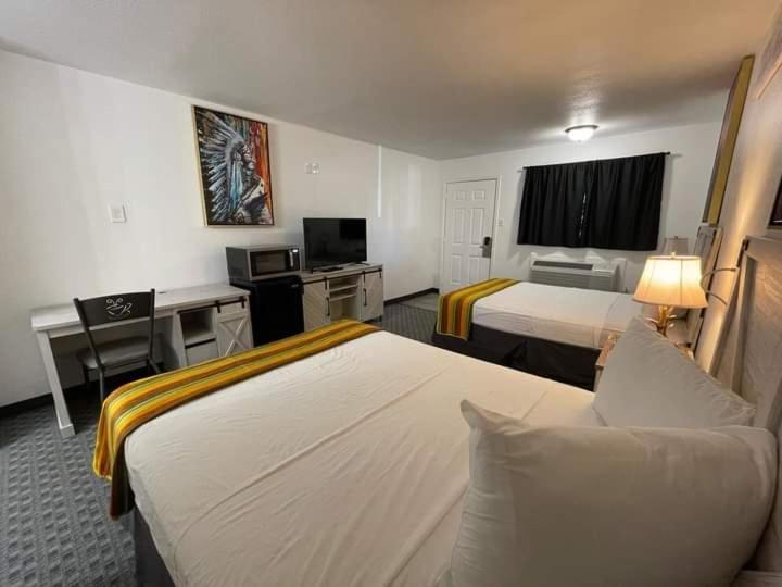 & Motel 2*